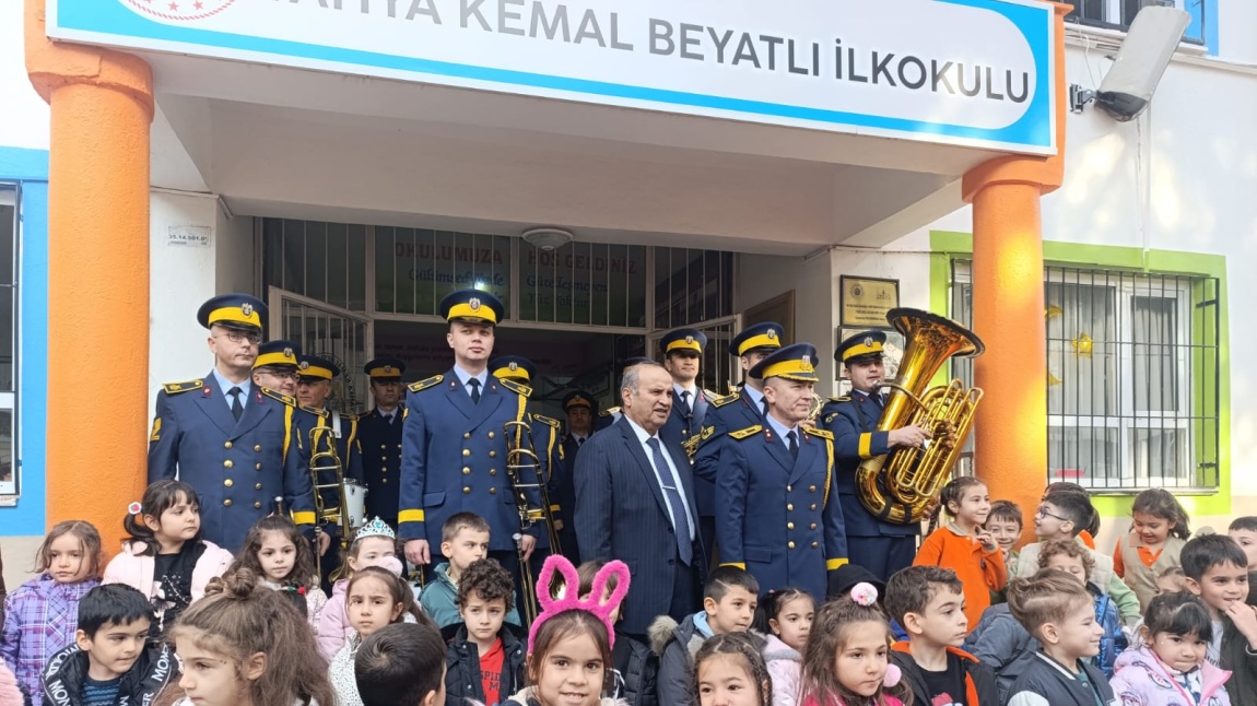 Ege Ordu Komutanlığına Bağlı Bando Takımı Eşliğinde İstiklal Marşını Toreni Gerçekleştirildi.